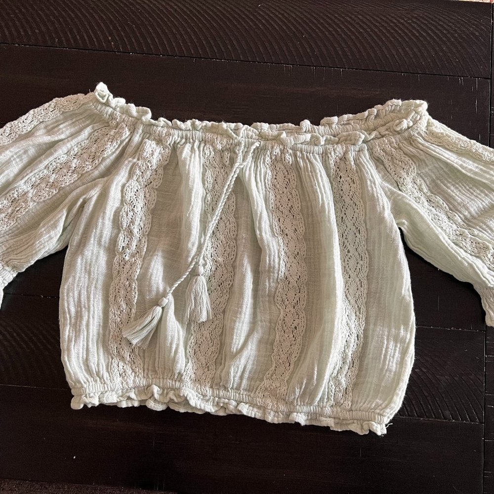 American Eagle size small Sea foam green off the shoulder shirt